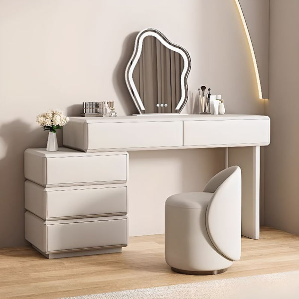 طاولة مكياج عصرية تجمع بين الجمال والأناقه