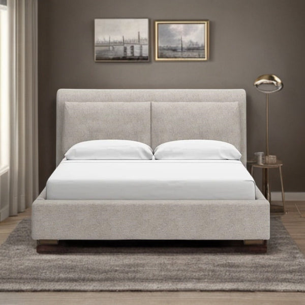 سرير مصمم بنمط كلاسيكى هادئ