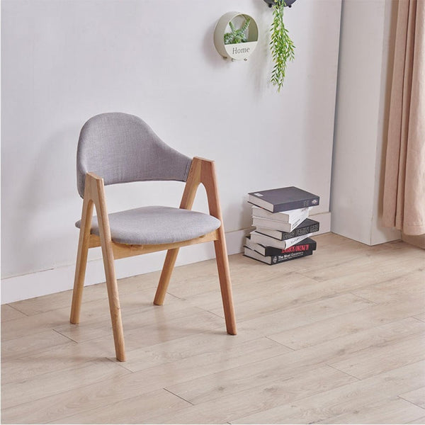 كرسي طعام بنمط اوروبي