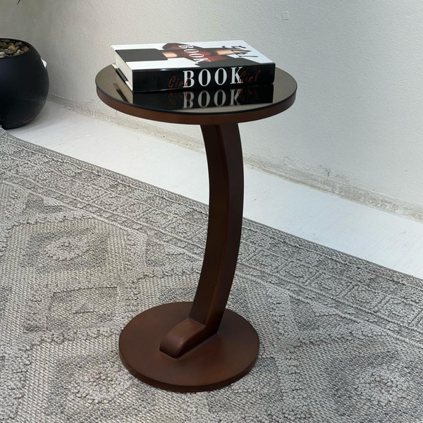 طاولة خدمه بني بتصميم بسيط