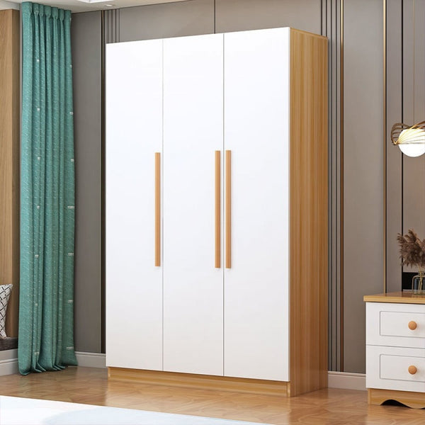 دولاب خشبي بتصميم عملي