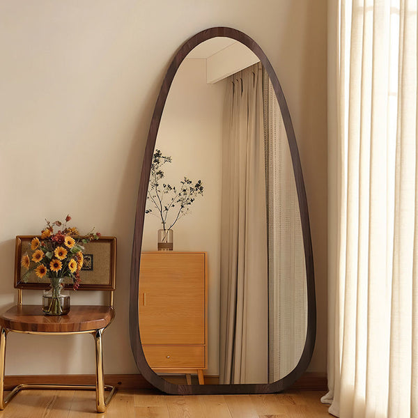 مرأه كلاسيكيه بنمط رائع