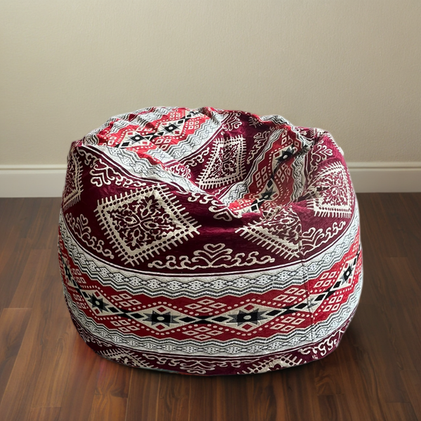 بين باج دائري وسط بتصميم تراثي